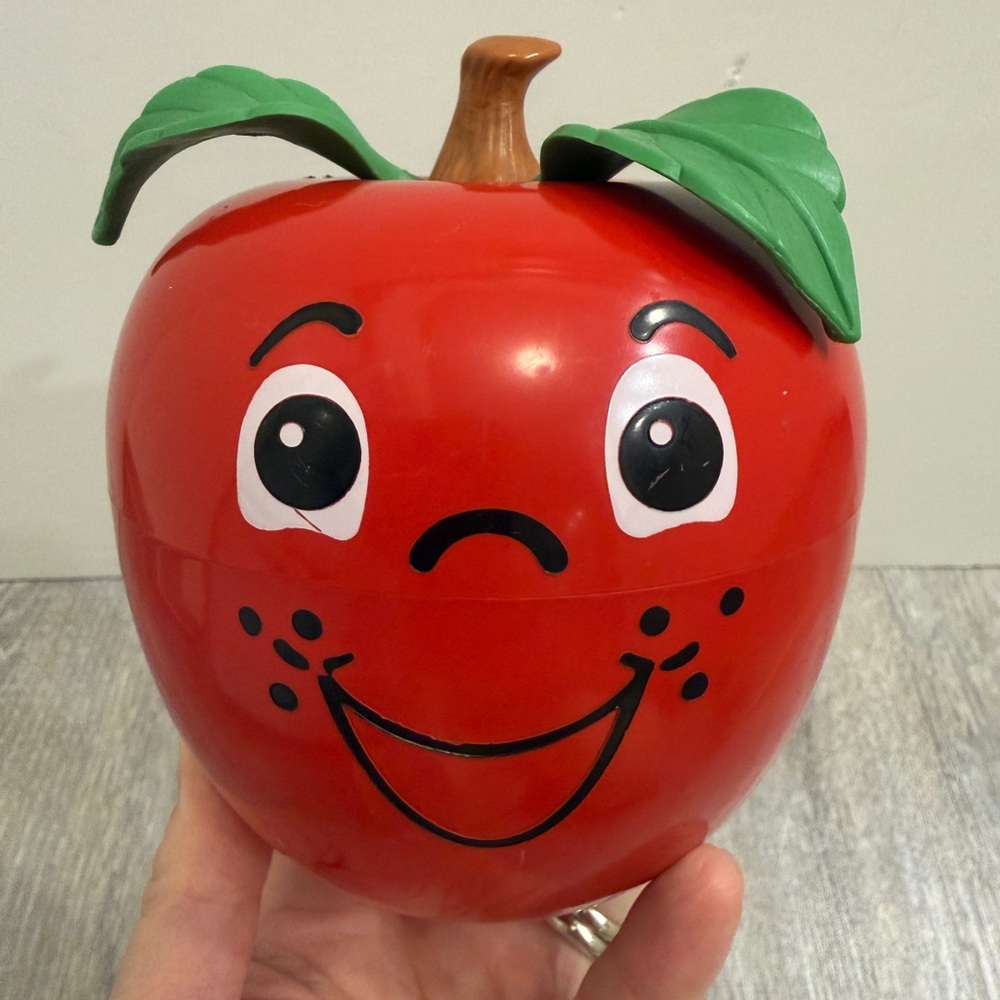 Vintage Happy Apple chime toy🍎